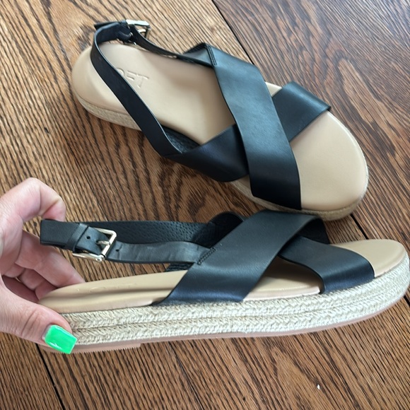 LOFT Women's Black Sandals - Picture 2 of 3